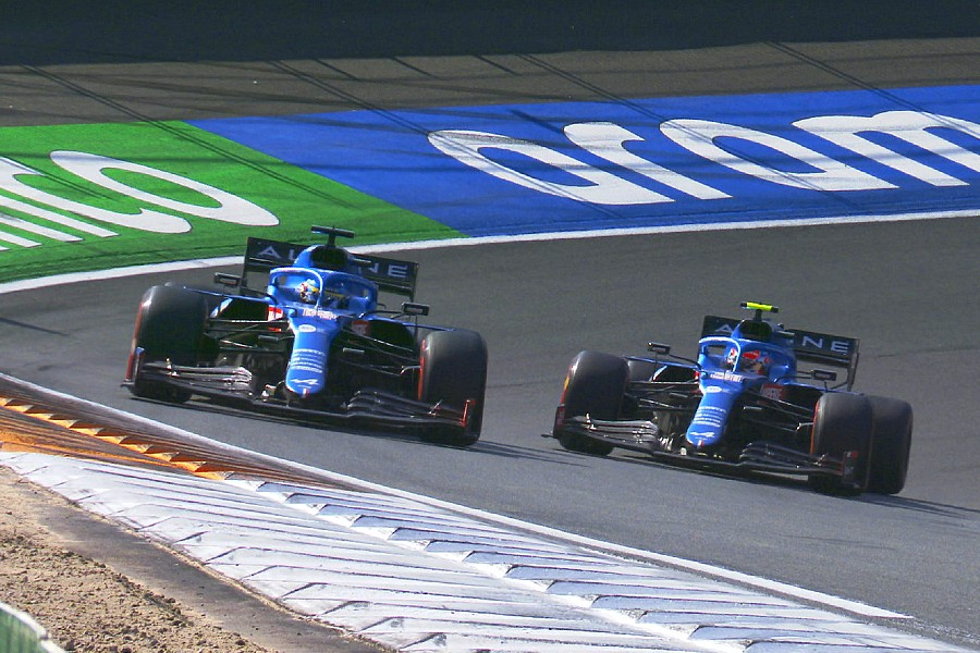 Em Zandvoort, quer mostrar força; na prova de 2021 (foto), teve os dois carros no Top 10 F1