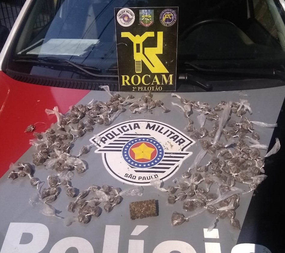 Trio é preso por tráfico de drogas no Gurilândia, em Taubaté Divulgação/ Policia Militar