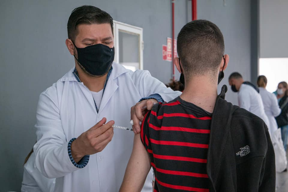Covid-19: Tremembé realiza vacinação noturna no Centro de Eventos do Maracaibo