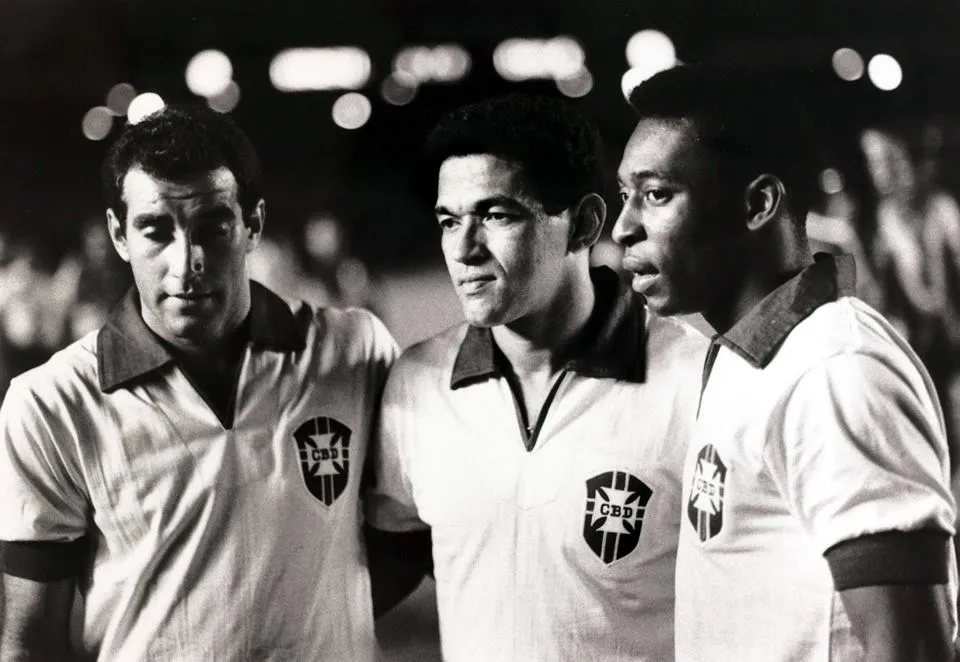 Só love: Pelé em Cuba para 'jogo da amizade' entre Cosmos(EUA) e seleção  cubana de futebol – A Política Além da Notícia