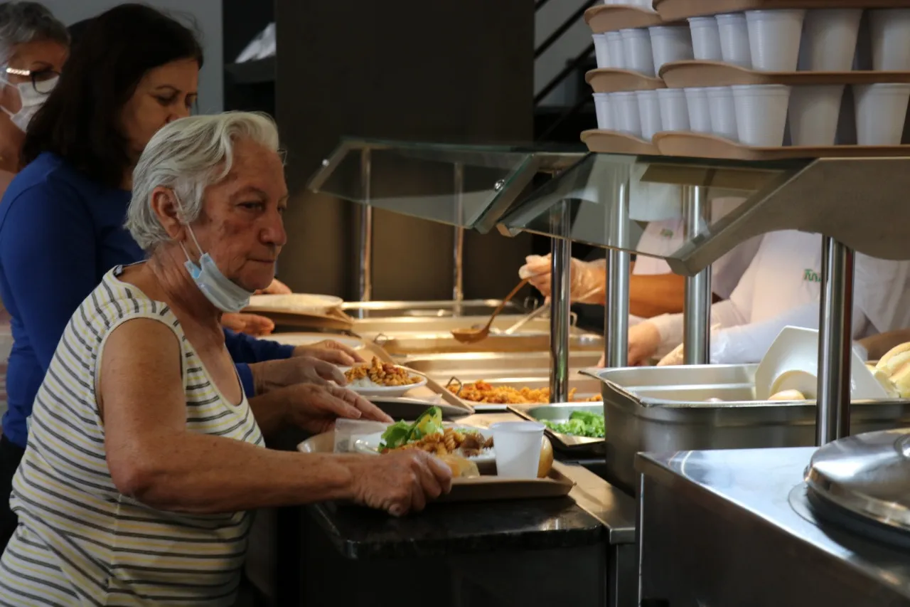 Restaurantes populares batem cota de refeições em Marília