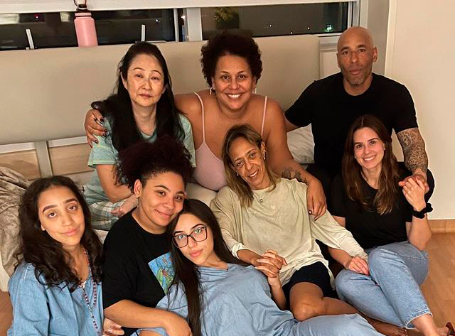 Família de Pelé reunida no hospital Albert Einstein Kelly Nascimento / Instagram