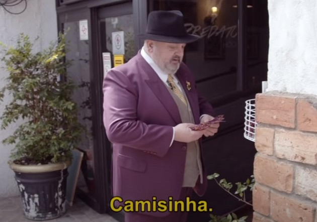 Fãs relembram prato sujo e camisinhas na entrada do El Maktub em reprise do Pesadelo na Cozinha Reprodução/Band