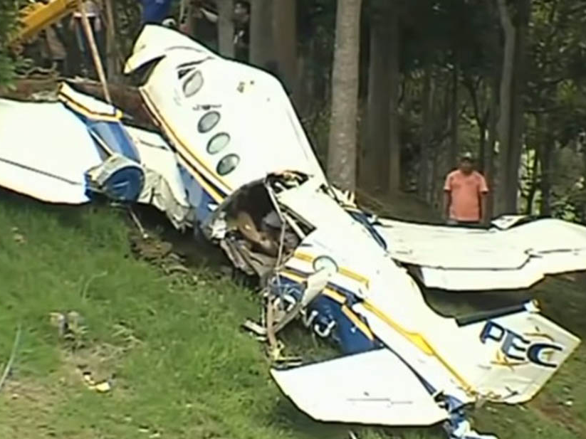 Destroços do avião que caiu com a cantora Marília Mendonça devem chegar ao Rio nesta terça-feira Reprodução/TV Band