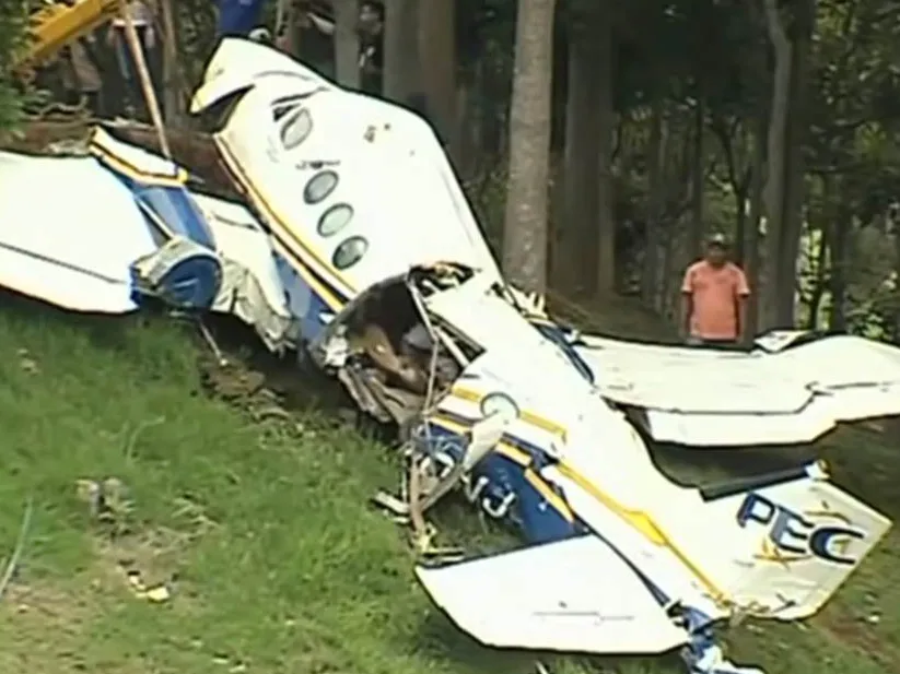Destroços do avião que caiu com a cantora Marília Mendonça devem chegar ao Rio nesta terça-feira