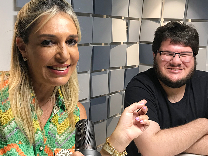 Cítina Lima e Danilo Gobatto, nos estúdios da Rádio Bandeirantes Divulgação/Rádio Bandeirantes