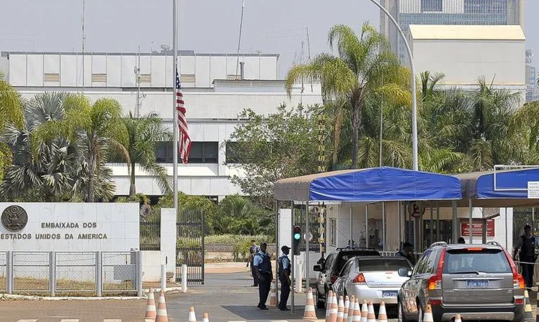 Na semana passada, 211 brasileiros deportados dos EUA também chegaram ao aeroporto