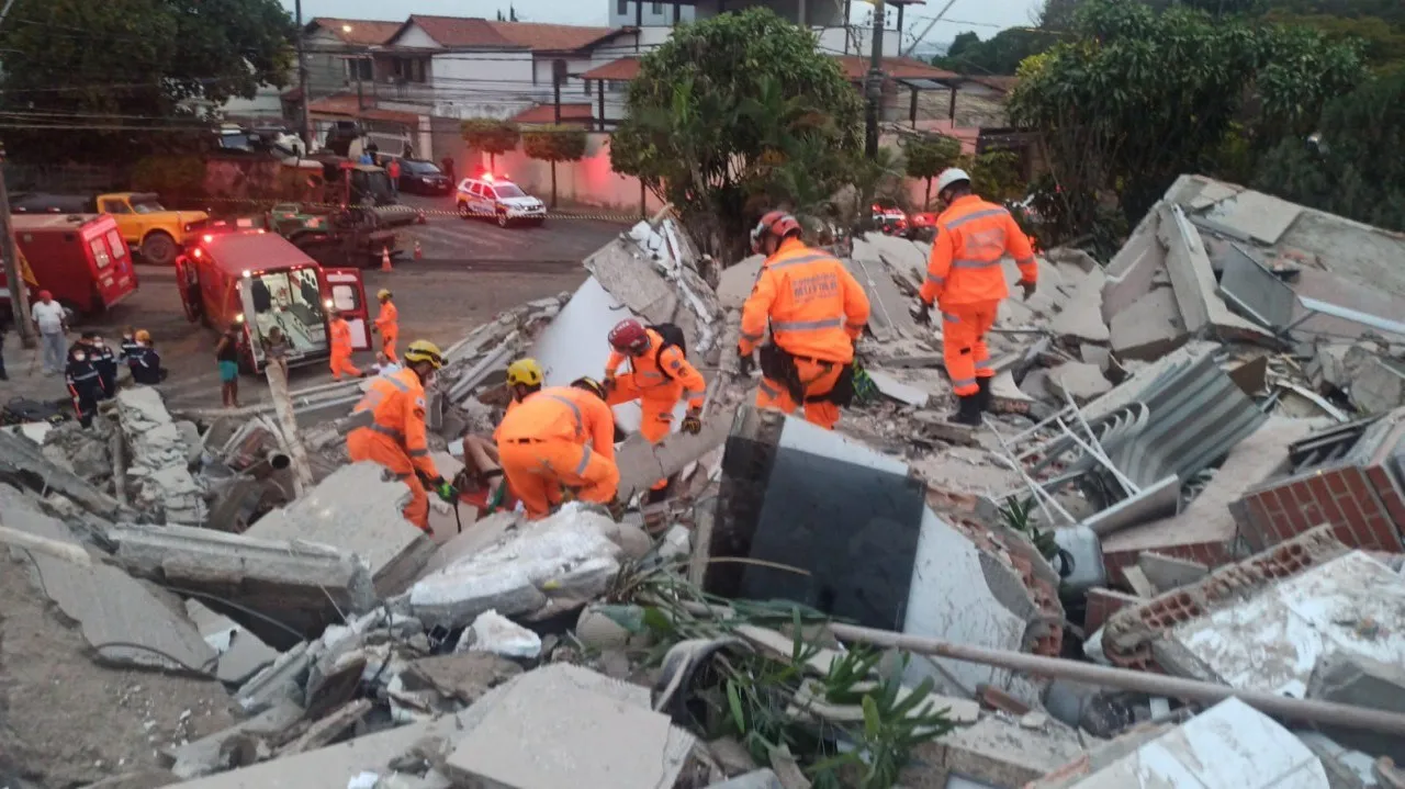 Desabamento ocorreu durante a madrugada