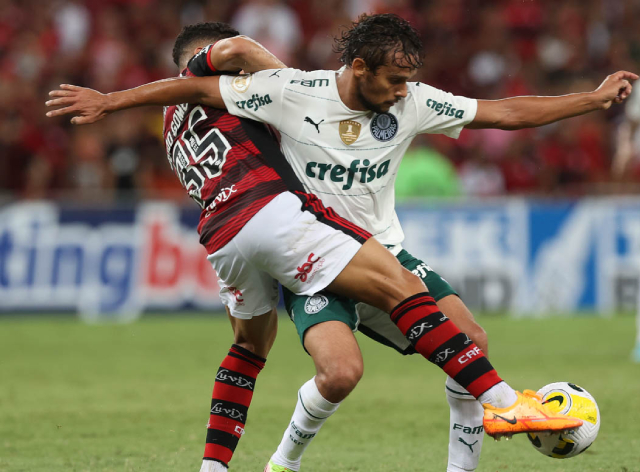 Scarpa não vê grande vantagem do Palmeiras na busca pelo título do Brasileirão