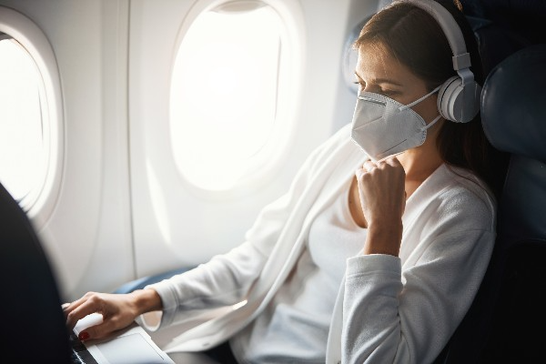 Anvisa desobriga uso de máscaras em aeroportos e aeronaves