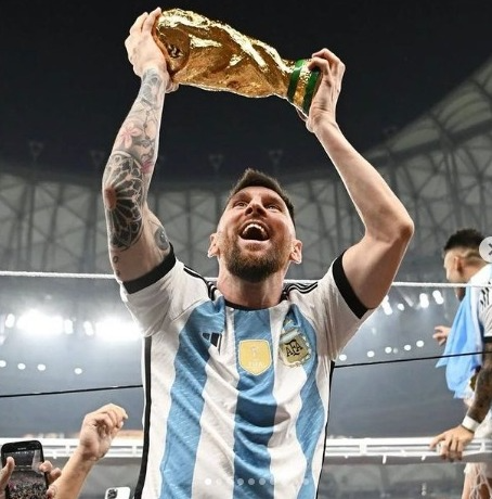 Lionel Messi é convidado para deixar a marca dos pés eternizada no Maracanã Redes Sociais