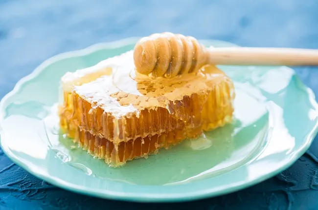 Como saber se o mel é puro? Chef indica truques para descobrir