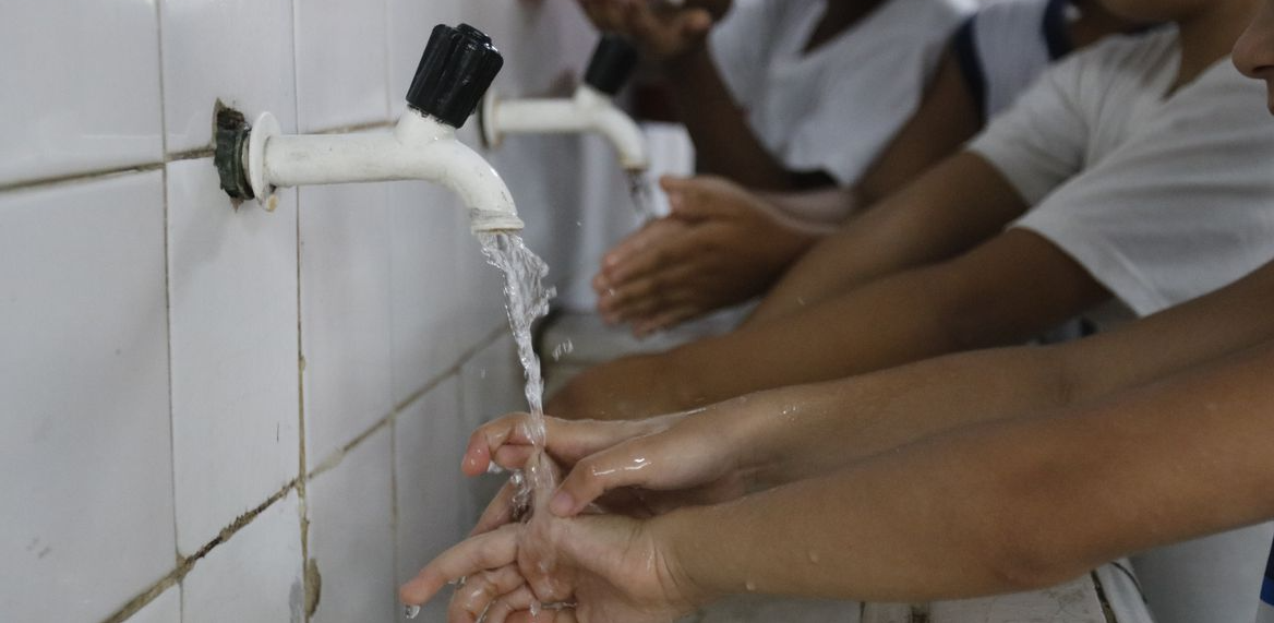 Lavar as mãos é um hábito importante para se para se evitar a doença Foto: Fernando Frazão/Agencia Brasil