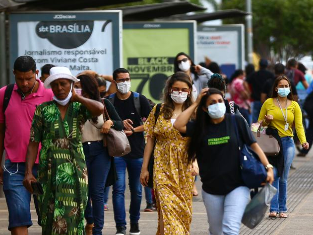 Decreto foi justificado pela chegada do estado na marca de 71% da população completamente vacinada. Foto: Marcelo Camargo/Agência Brasil