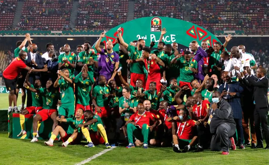 Jogadores de Camarões comemoram terceiro lugar na Copa Africana das Nações