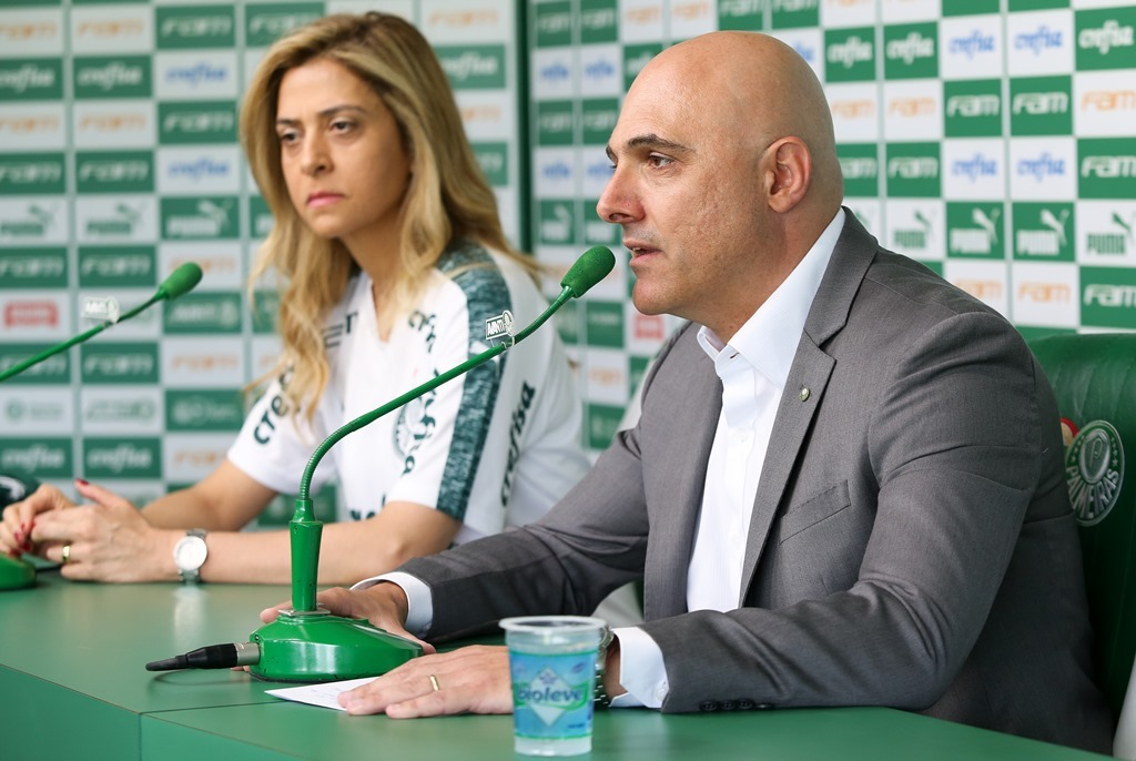 Atual presidente Leila Pereira com ex-mandatário Maurício Galiotte em 2021 Fábio Menotti/Palmeiras