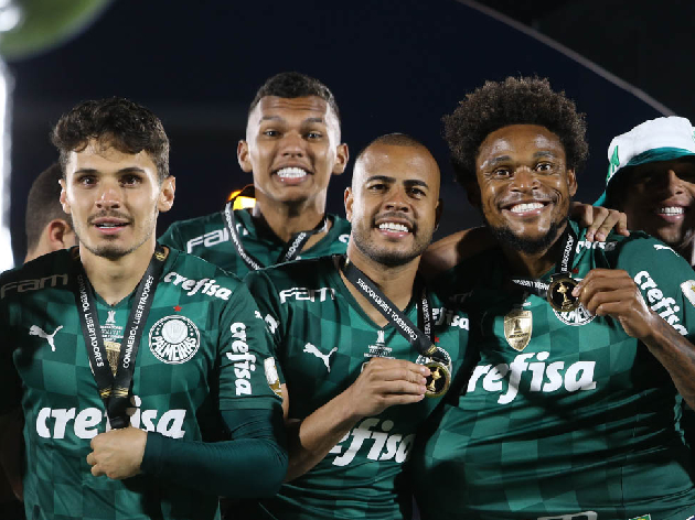Atletas do Palmeiras comemoram o tri da Libertadores