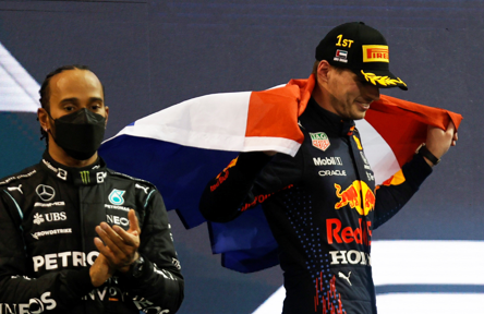 Verstappen levou a melhor contra Hamilton em final dramático Reuters