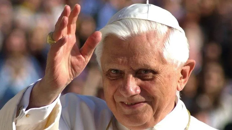 Francisco celebra funeral de Bento XVI: 'Que sua alegria agora seja completa'