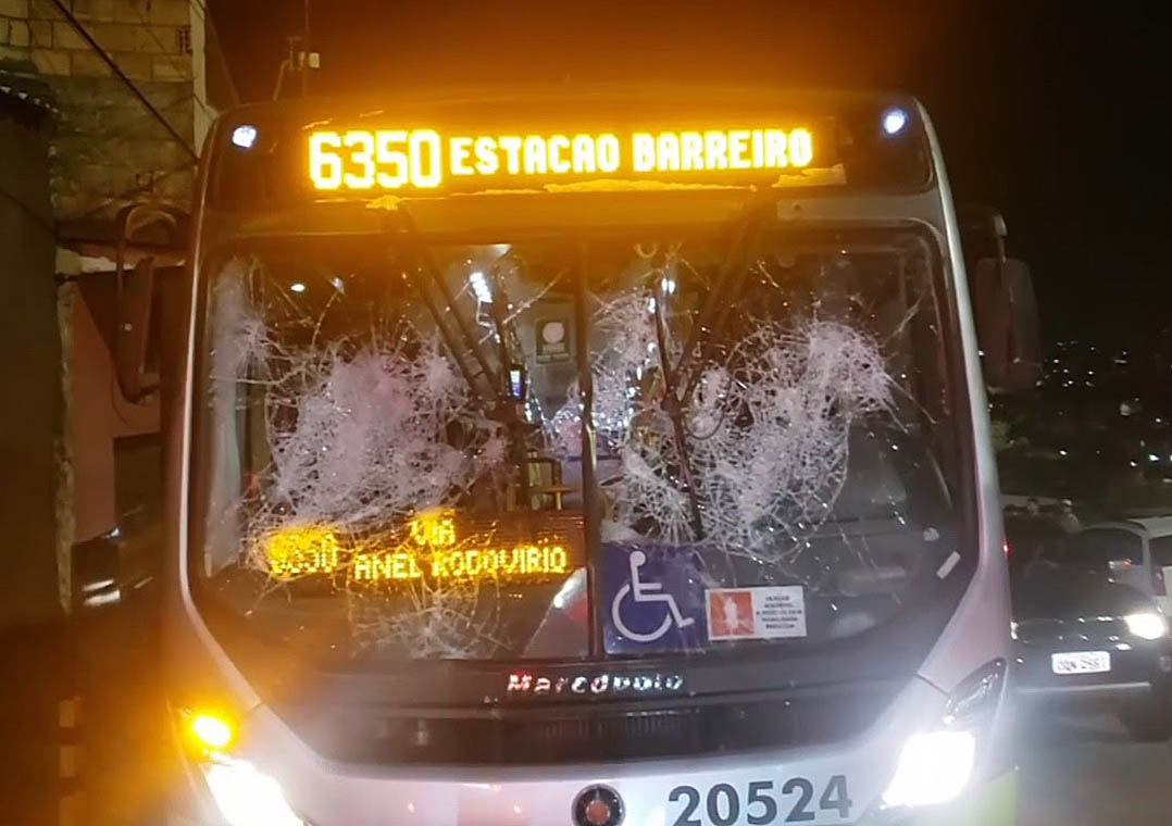 Torcedor morre após ataque a ônibus em Minas Gerais