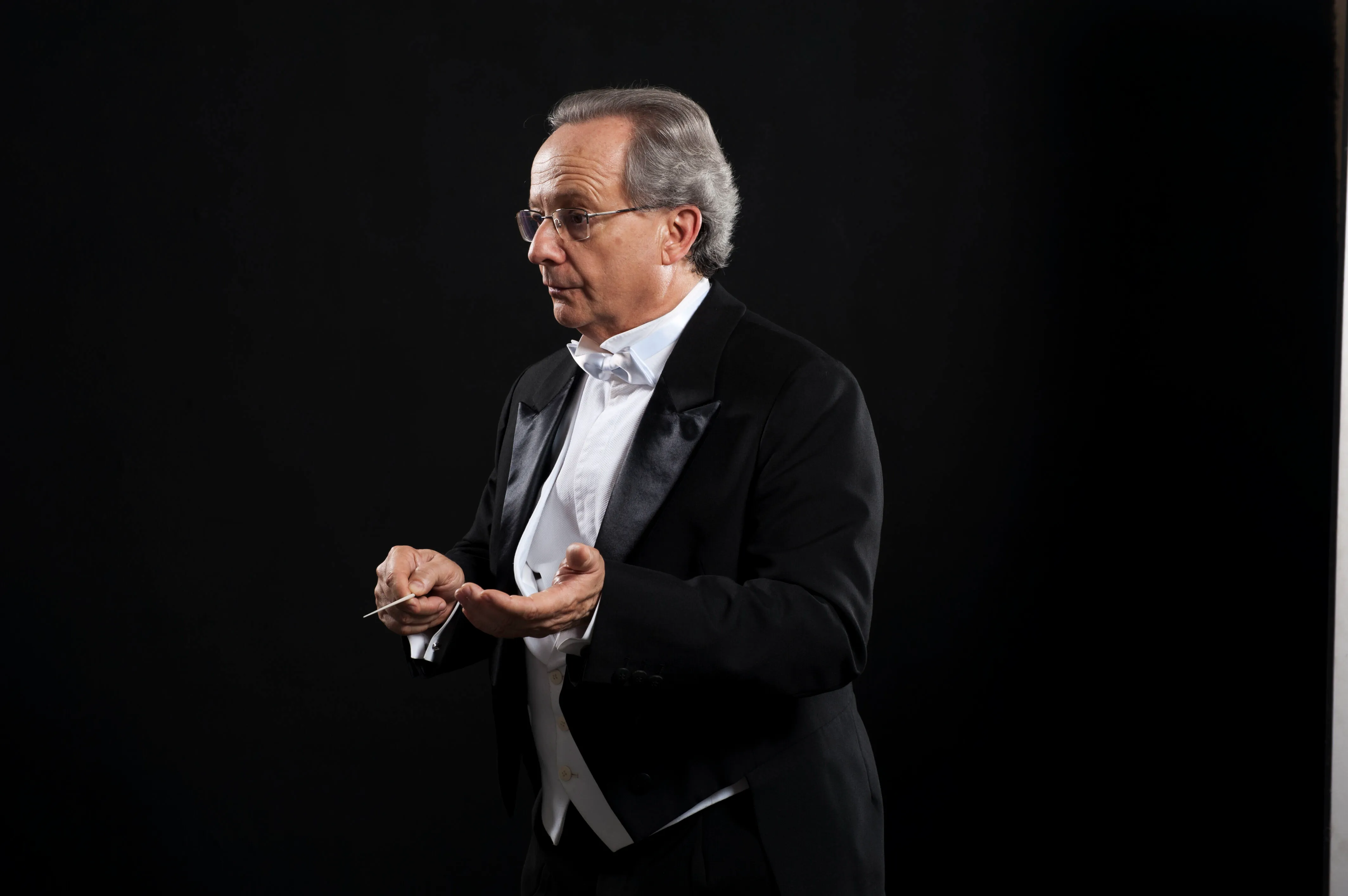 Maestro Parcival Módolo conduzirá obras de compositores brasileiros dos séculos 19 e 20