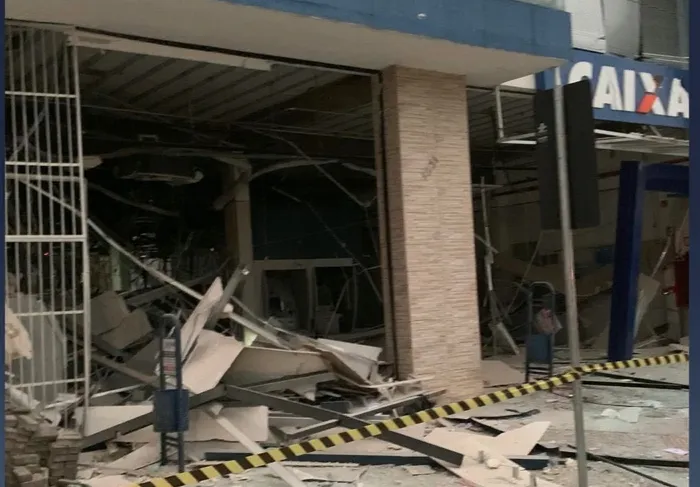Quadrilha explode agência bancária na cidade de Lapa, no Paraná