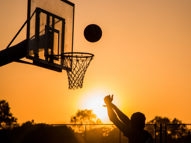 Sesi tem vagas para turmas de basquete em Rio Preto Banco de Imagem