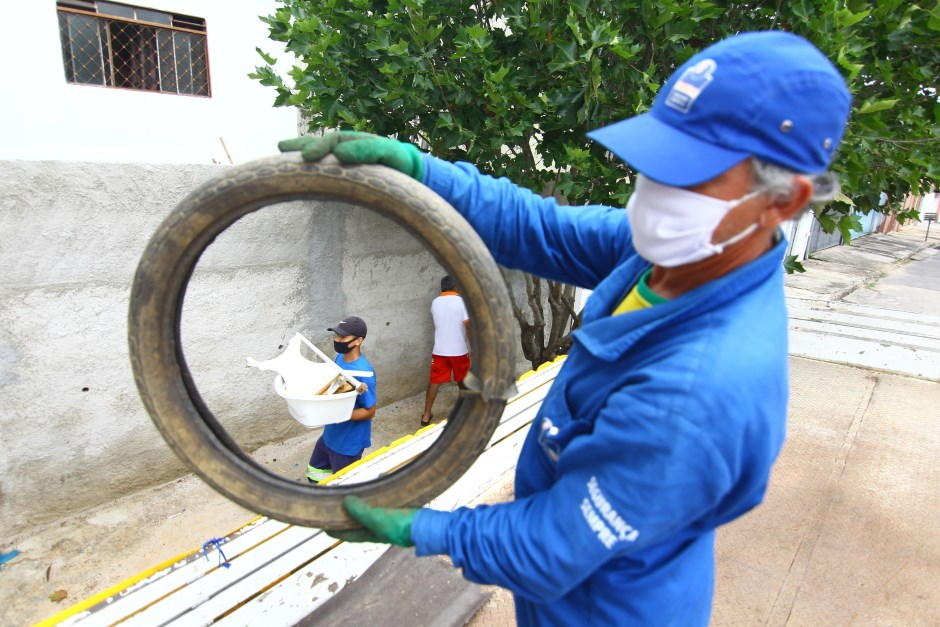 São José dos Campos faz operação para eliminar criadouros do mosquito da dengue Claudio Vieira/PMSJC