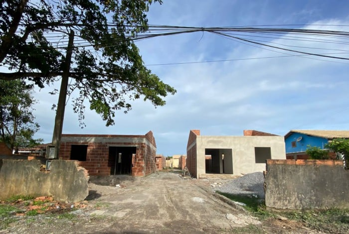  Também foram constatadas derrubadas de árvores e possível contaminação do solo Reprodução