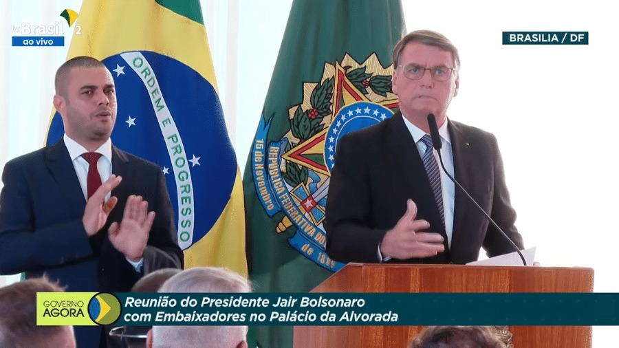 Bolsonaro ataca sistema eleitoral em reunião com embaixadores estrangeiros Reprodução / TV Brasil