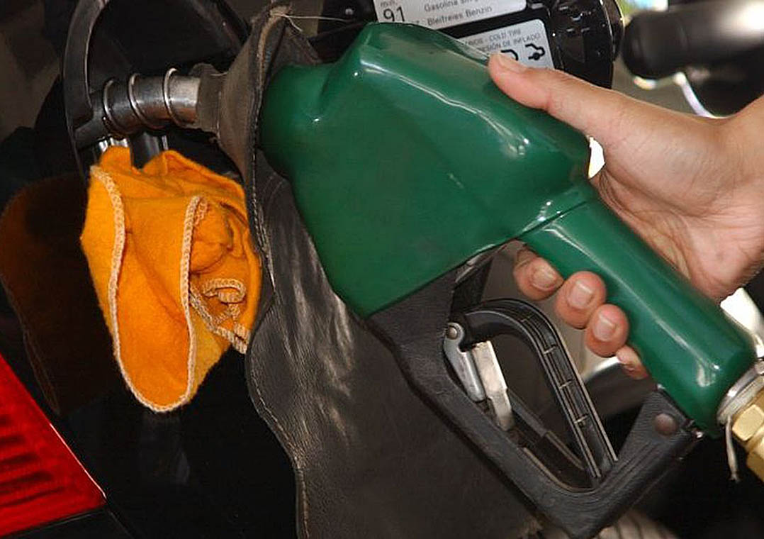 Aumentos constantes nos combustíveis atormentam motoristas 
