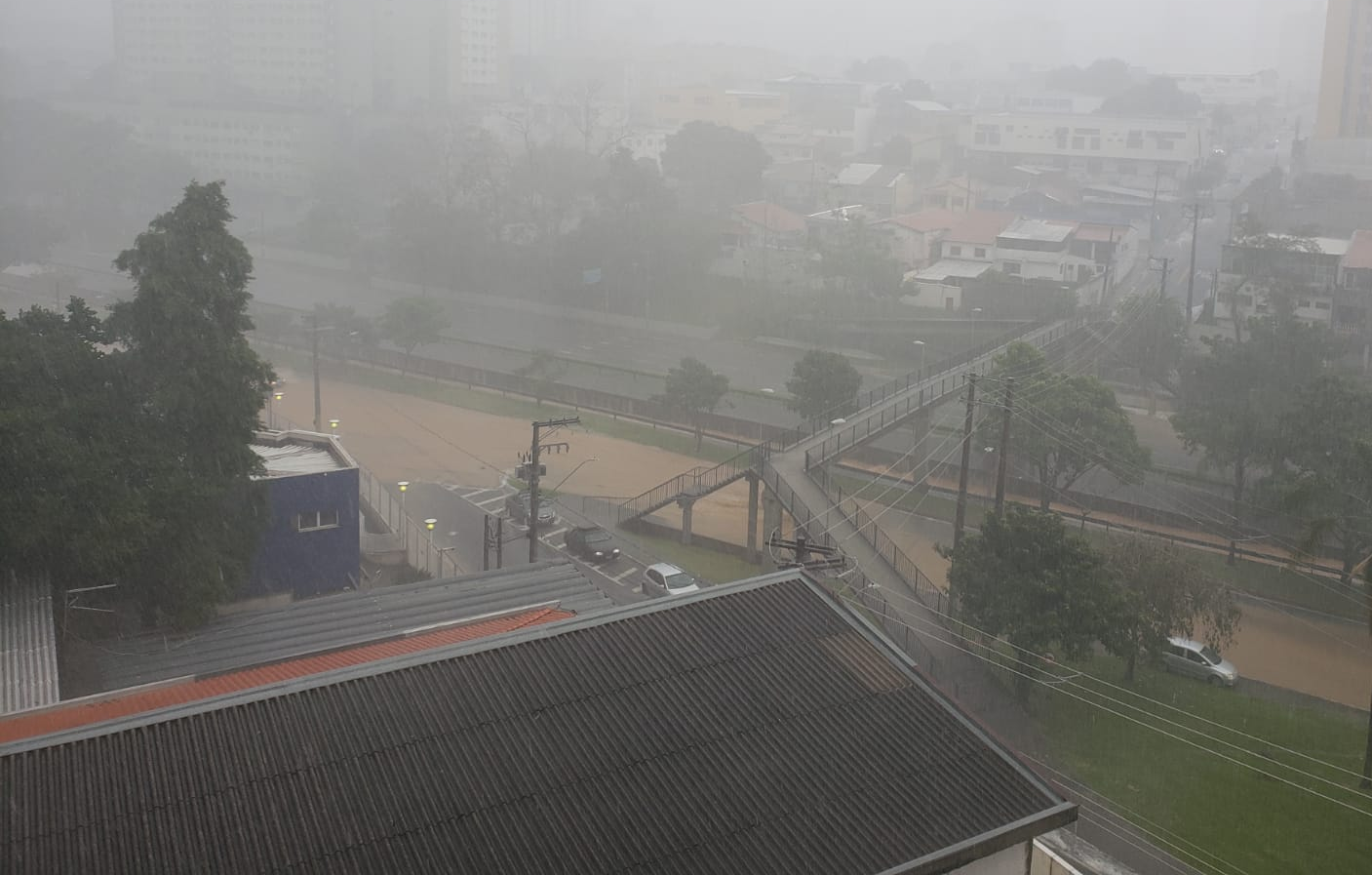 São José dos Campos registra 2 dias de chuva em meia hora