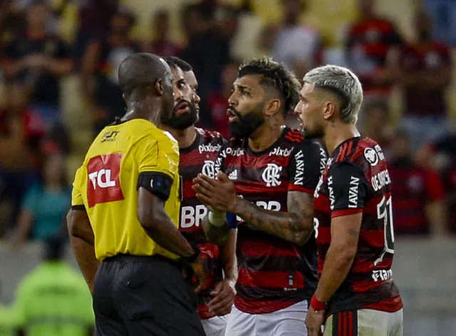 CBF define escala de arbitragem para Red Bull Bragantino x Flamengo