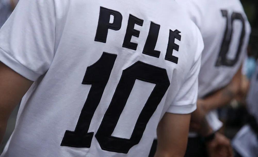Pelé eternizou a camisa 10 do Santos