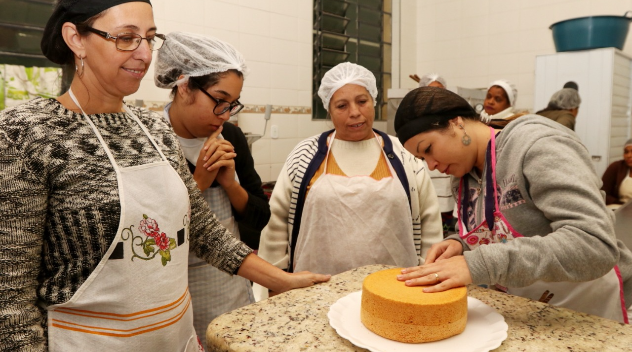 Cursos de Doces de padaria/vitrine contam com 7 vagas Divulgação/ PMJ