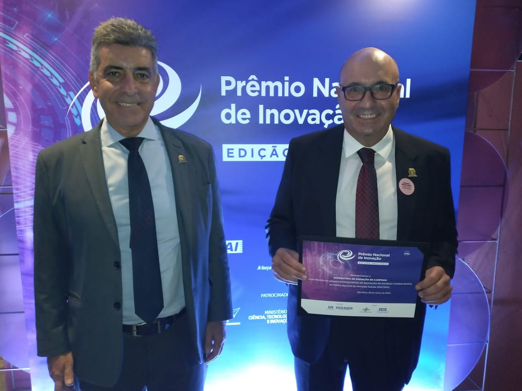 Newton Frateschi e Dário Saadi na noite da premiação Divulgação