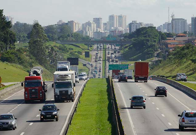 Acidente foi na Via Dutra, na altura de São José dos Campos Antonio Basilio/PMSJC