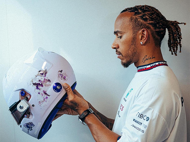 F1: Hamilton apresenta capacete especial para o GP de Mônaco