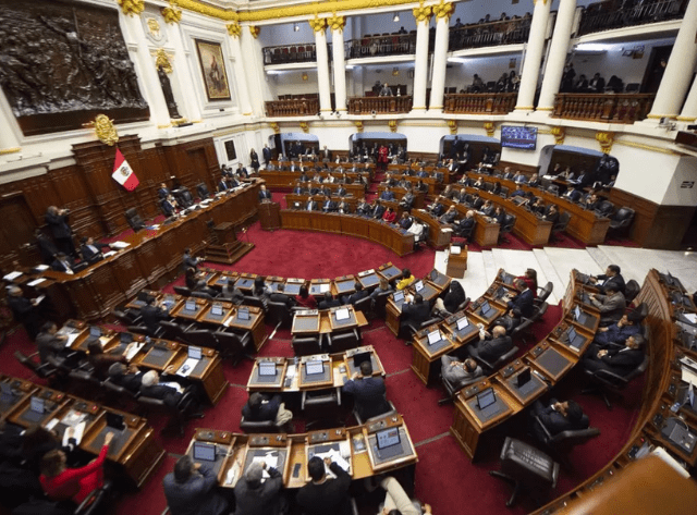 Peru não vai adiantar eleições, decide Congresso Cris Bouroncle/AFP