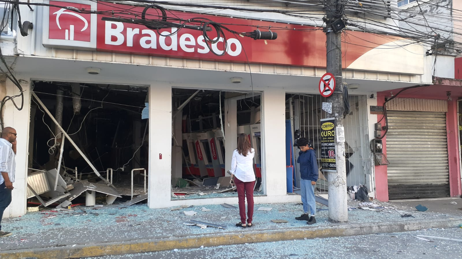 O local do crime ficou totalmente destruído TV Band