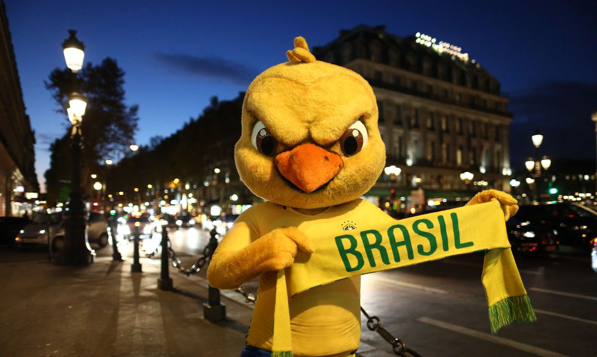 A estreia do Brasil no Mundial é nesta quinta-feira (24), às 16h, contra a Sérvia. 
