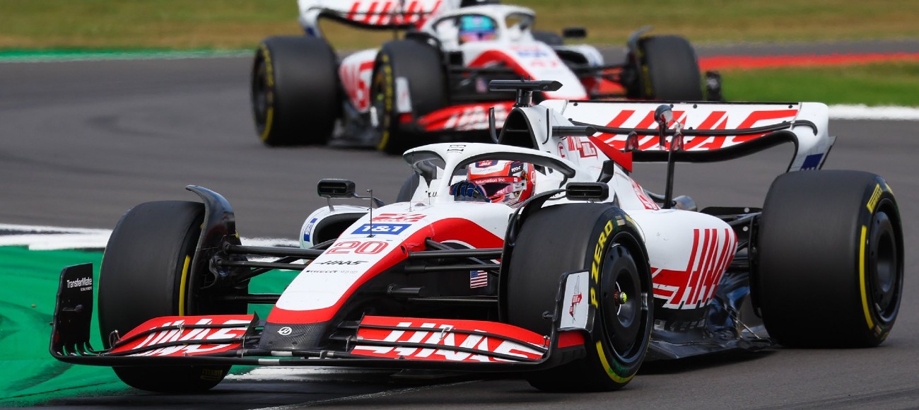 Haas encerra jejum e soma pontos com dois carros depois de quase três anos
