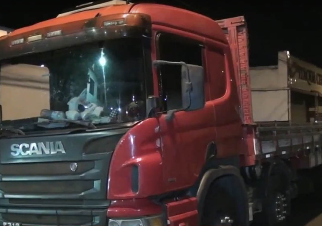 Ladrão de quadrilha é preso com caminhão roubado em Itapecerica da Serra (SP)
