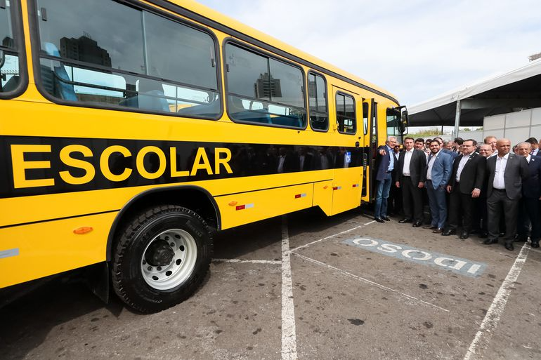 Técnicos do FNDE apontaram que ônibus custavam R$ 270 mil. Governo queria pagar R$ 480 mil Isac Nóbrega/PR