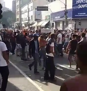 SP: Lojistas da Santa Ifigênia protestam contra o "fluxo" da Cracolândia 