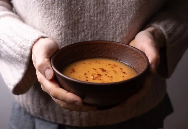 9 receitas de sopas e caldos para aquecer neste inverno