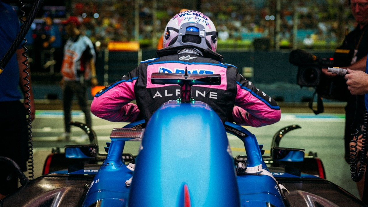 Equipe francesa passou em branco em Marina Bay e foi superada pela McLaren BWT Alpine F1