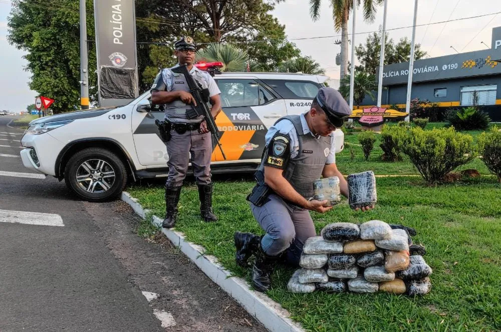 Uma mulher foi presa por tráfico de drogas 