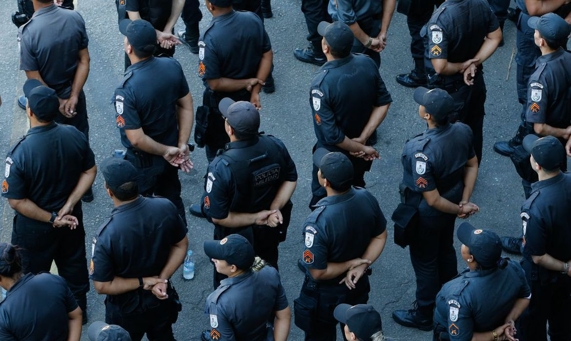 PM vai acompanhar em tempo real imagens de uniformes de agentes Fernando Frazão/Agência Brasil