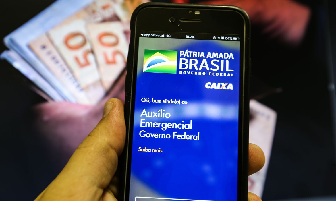 Governo aprova empréstimo consignado para beneficiários do Auxílio Brasil